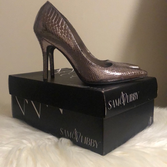 Metallic heel! - Picture 3 of 3